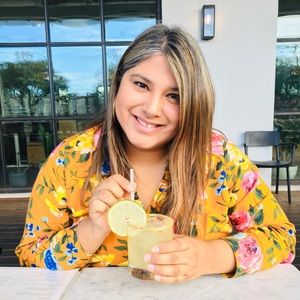 Meet your Posher, Abril